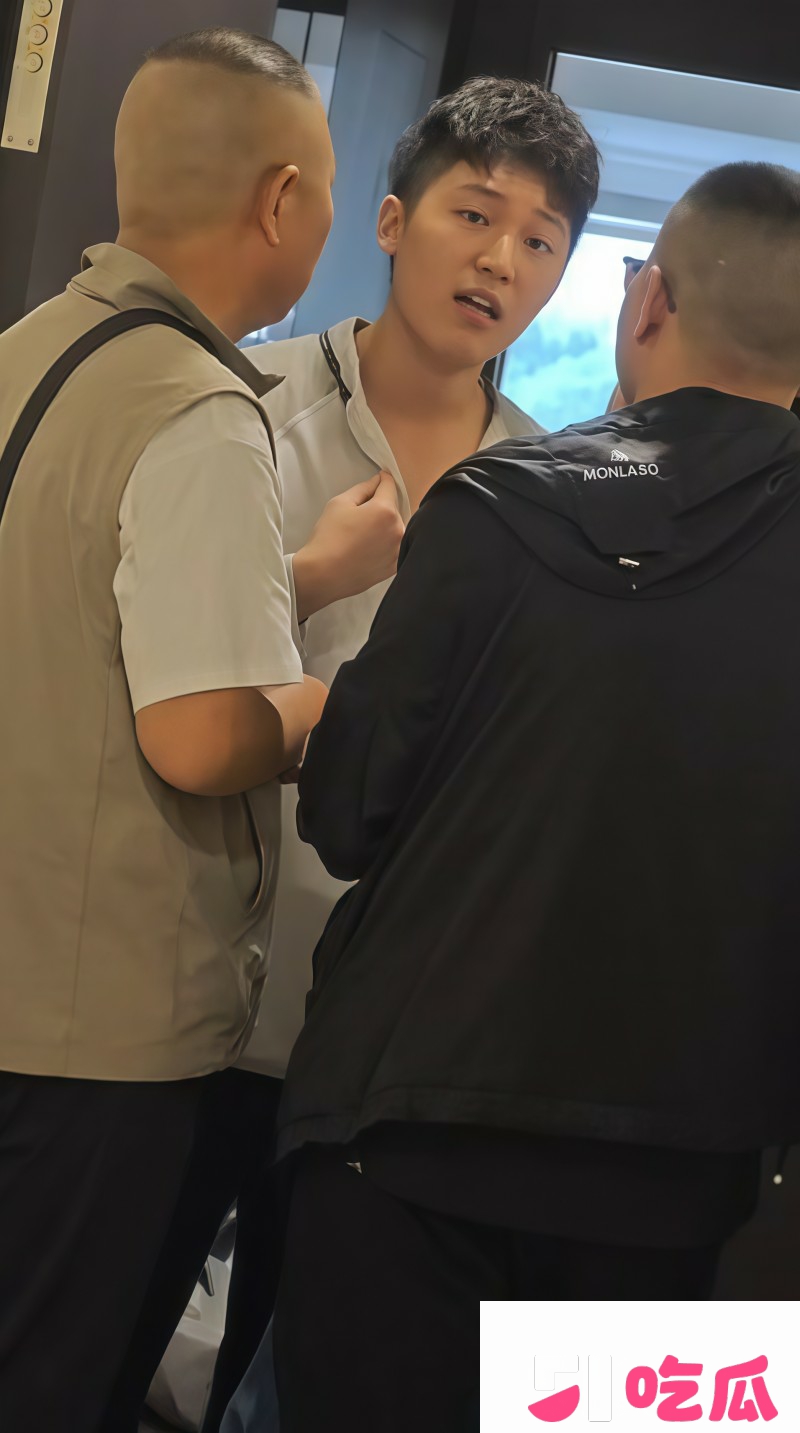 上海男子王英举涉嫌虐猫事件 1