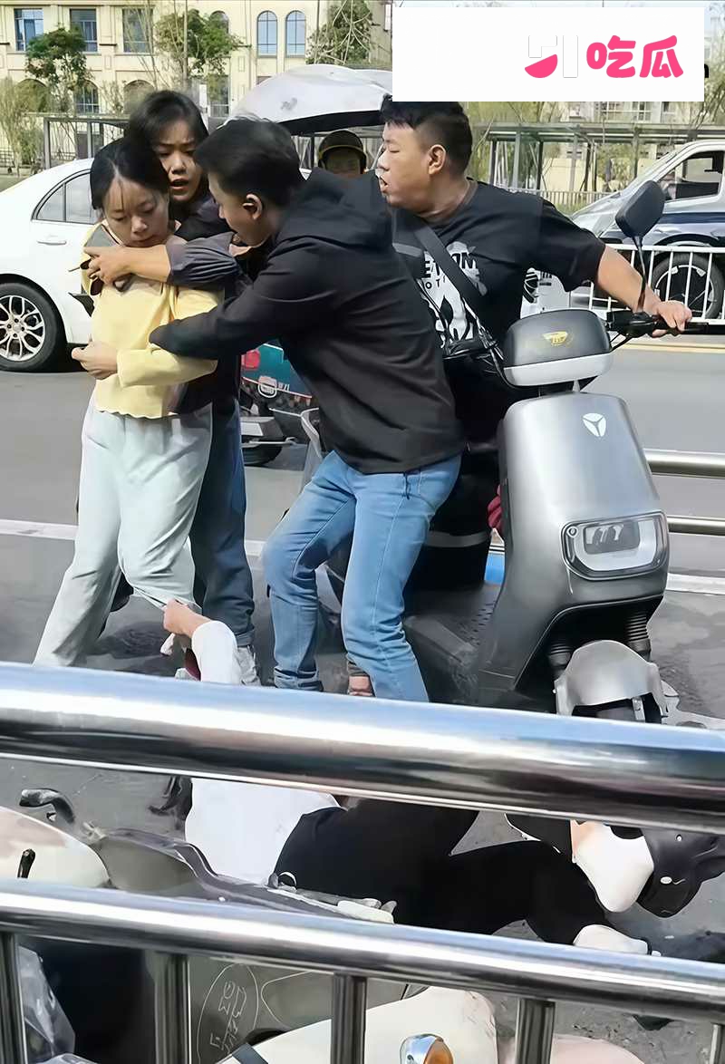 青白江小学门口吵架杀人 5 拷贝