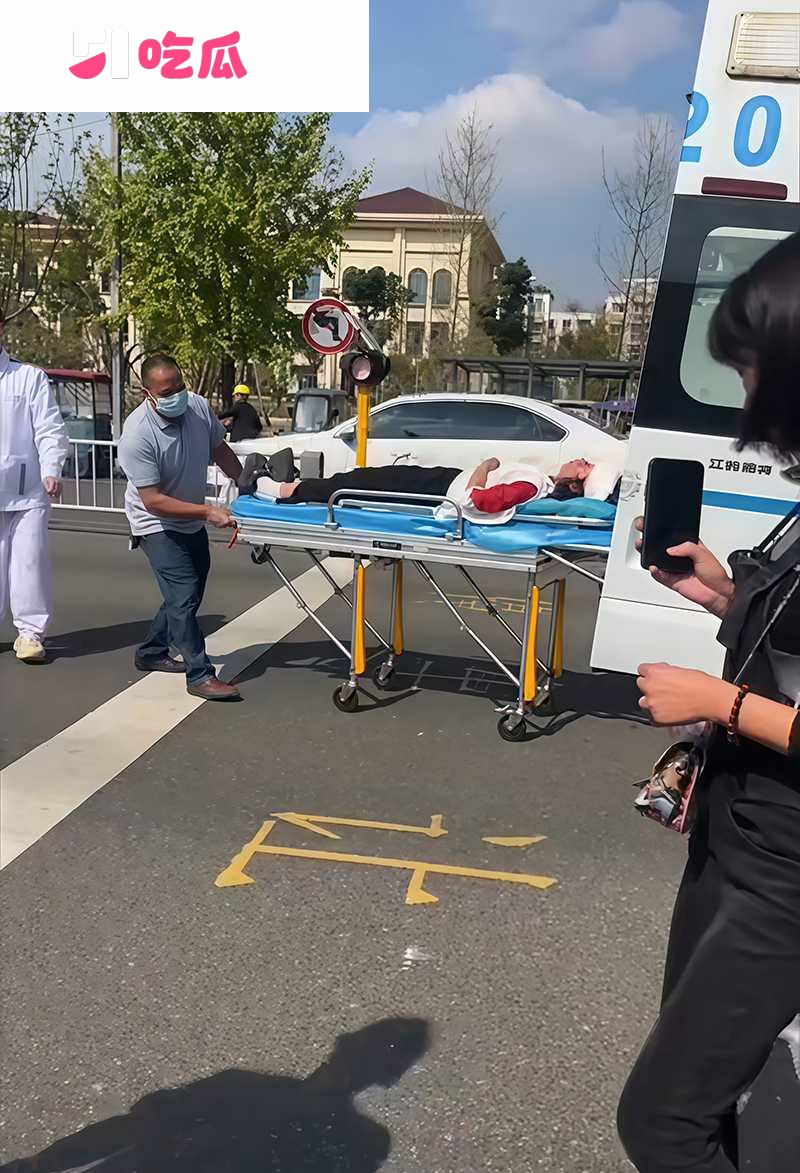 青白江小学门口吵架杀人 9 拷贝